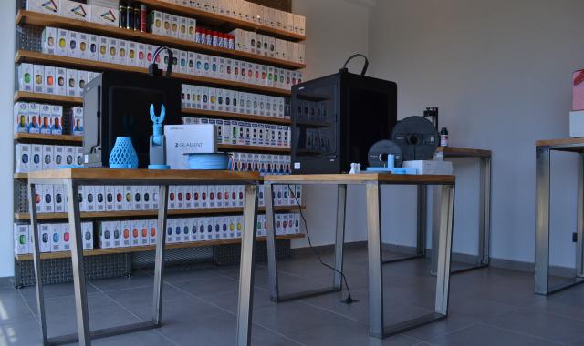 encanto Buscar Soplar Abrió el primer centro formal de venta de impresoras 3D – Comercio y  Justicia