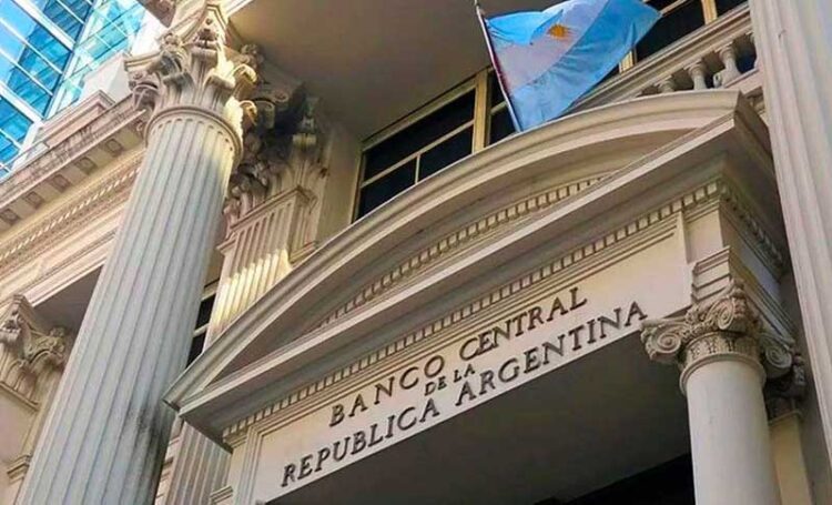 El Banco Central De La República Argentina Analiza Subir Las Tasas De