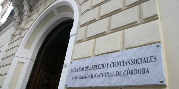 Facultad-Derecho-750x375.jpg