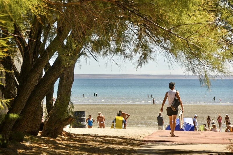 La inflación en el verano: ¿Cuánto cuesta pasar un día de playa en Chubut?