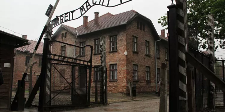 Auschwitz-750x375.webp